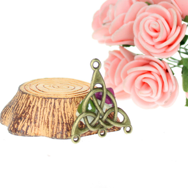 28×25mm Vintage Triangle Alloy Earring Finding