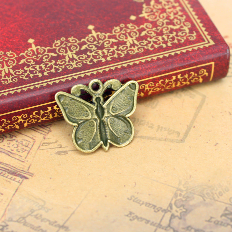 Patterned Fish Butterfly Alloy Charm Pendant 27x23mm