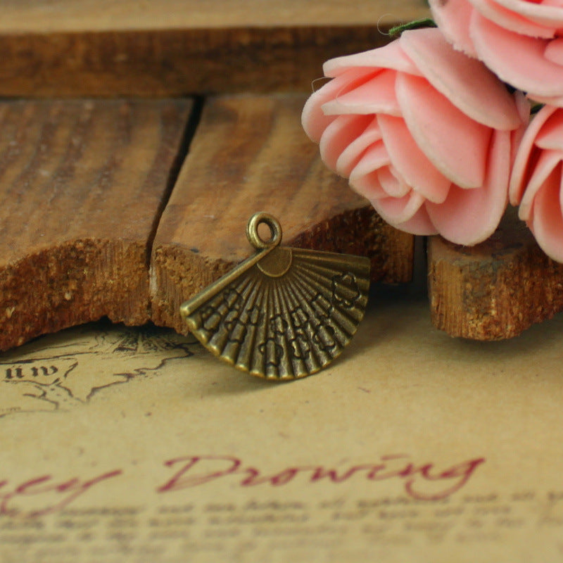 Vintage 24x17mm Alloy Fan Charm Pendant
