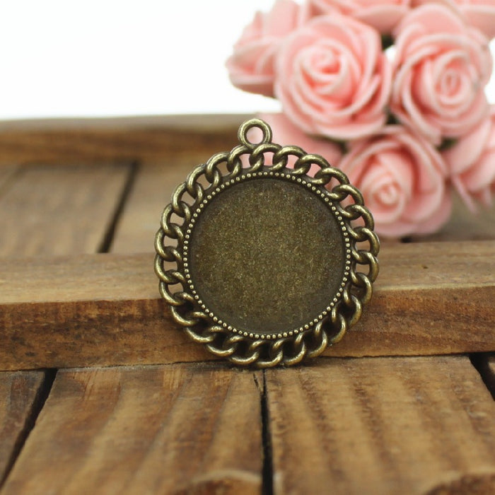 20mm Round Alloy Pendant Tray with Chain Edge