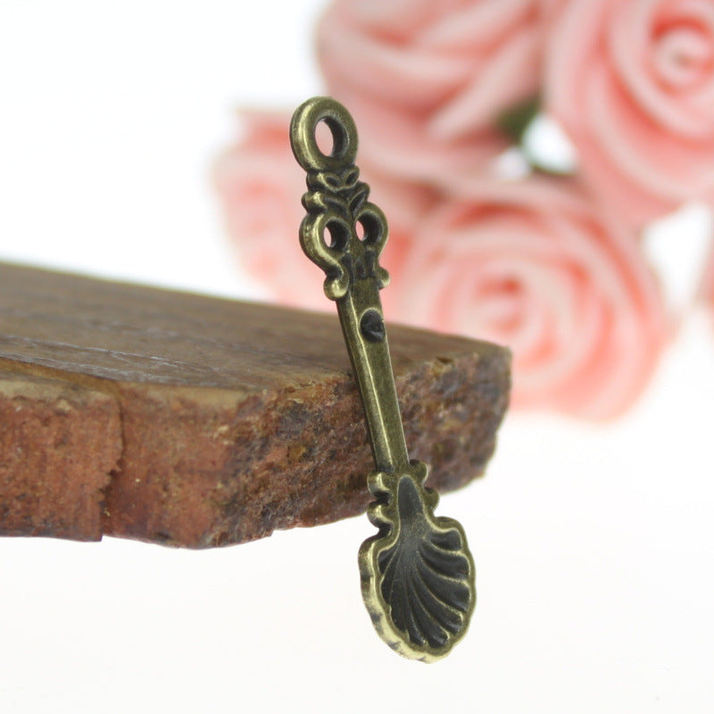 Vintage Shell Spoon Alloy Charm Pendant 33x9mm