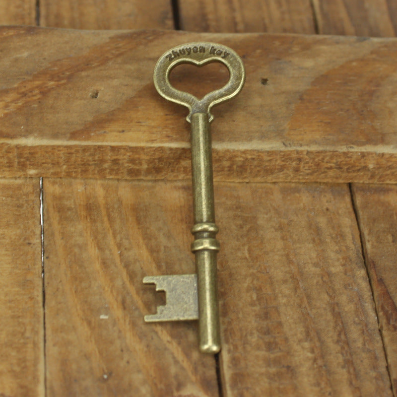 55×16mm Vintage Heart Key Alloy Charm Pendant