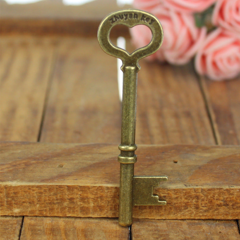 55×16mm Vintage Heart Key Alloy Charm Pendant