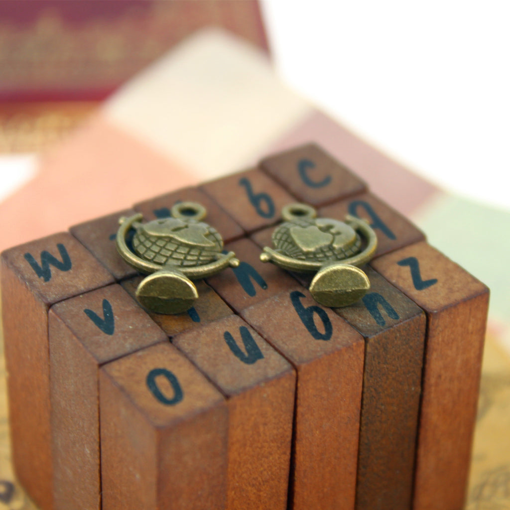 20x15mm Vintage Alloy Globe Charm Pendant