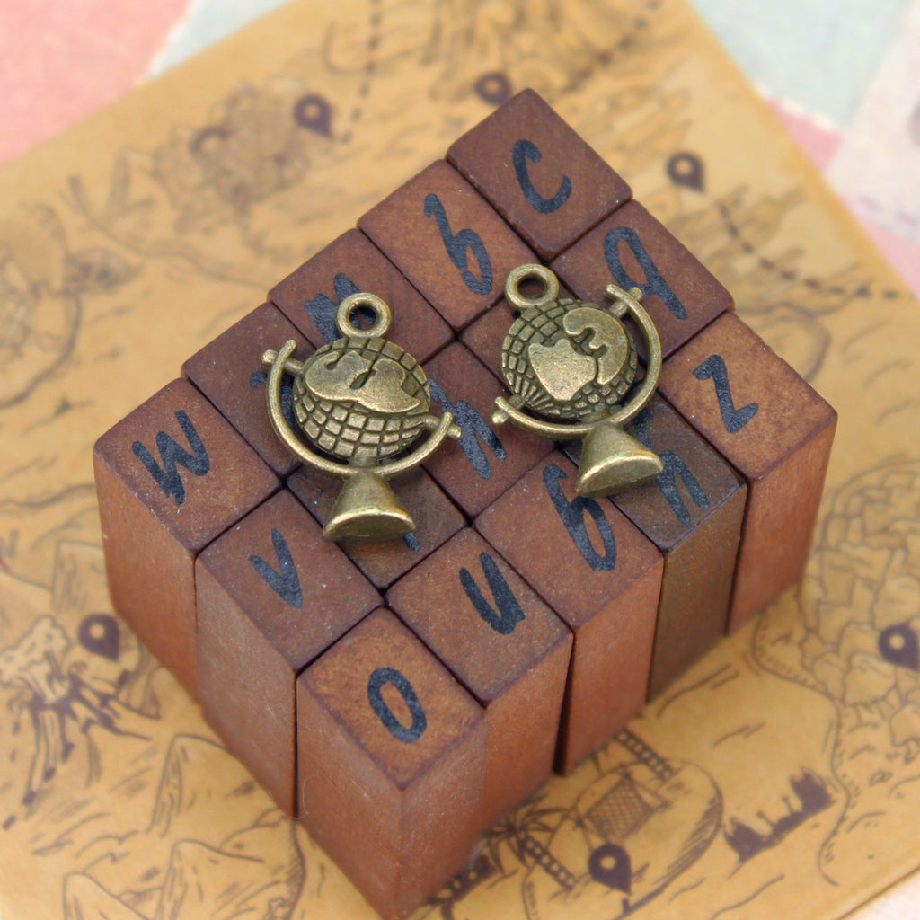 20x15mm Vintage Alloy Globe Charm Pendant