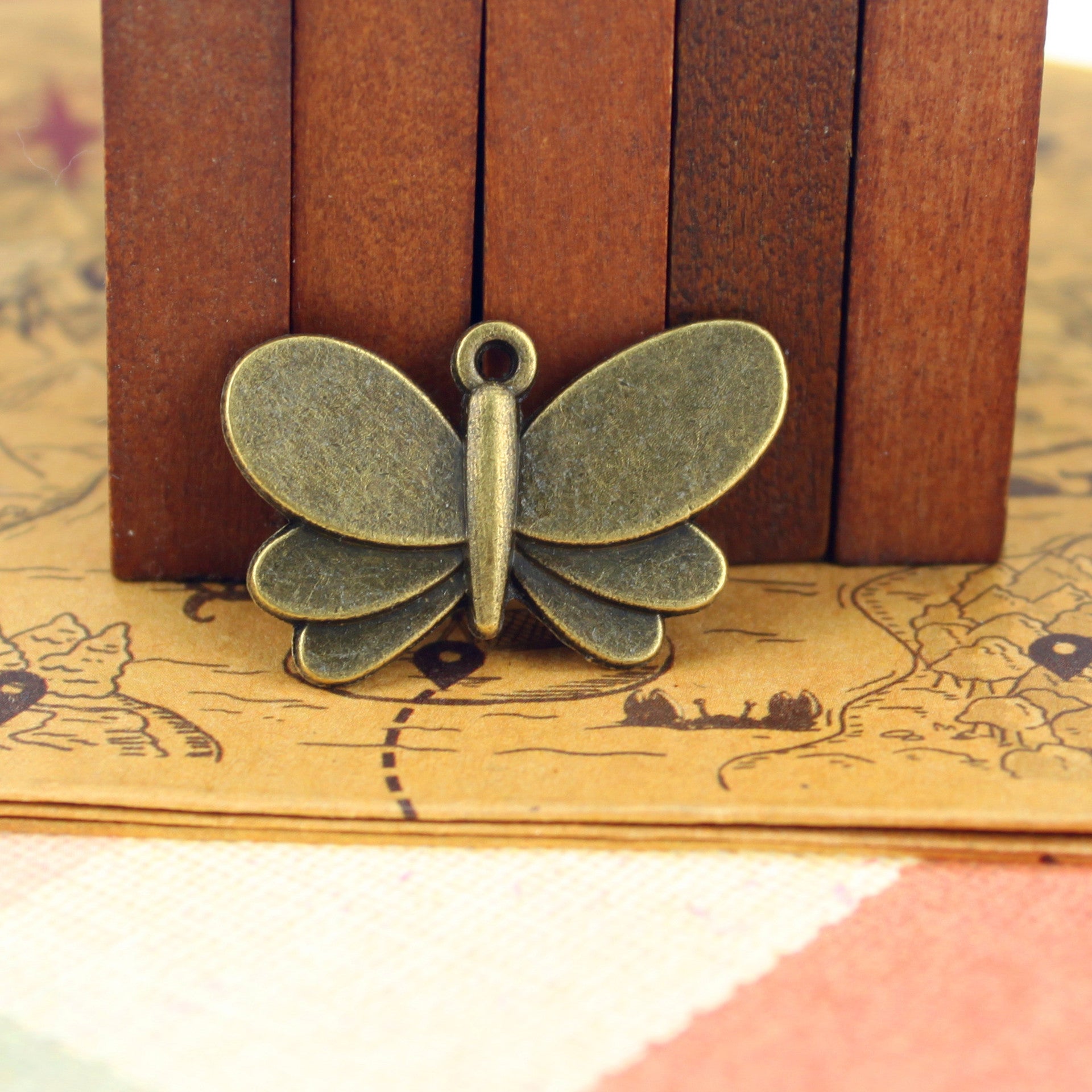 28x18mm Vintage Alloy Butterfly Charm Pendant
