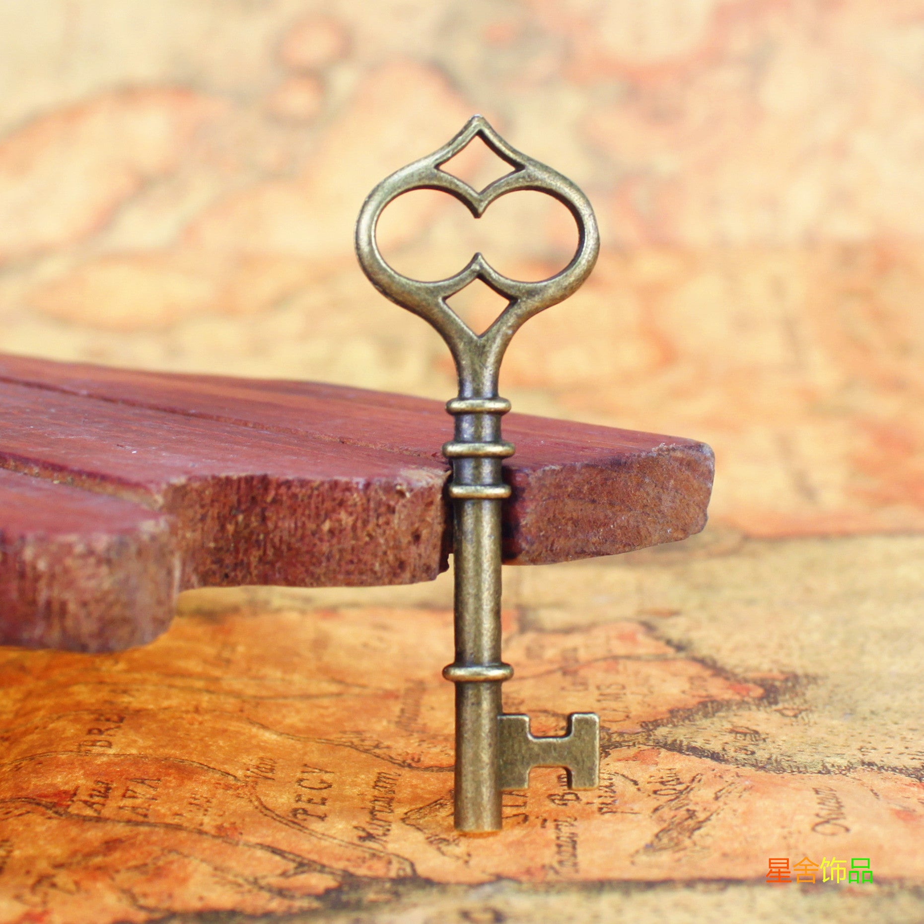 60×21mm Vintage Heart Key Alloy Charm Pendant