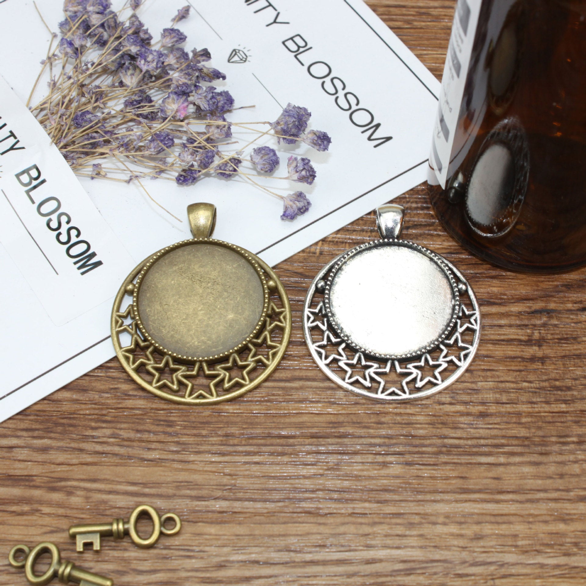 Hollow Star Cabochon Tray Pendant 44x36mm for 25mm Cabochon