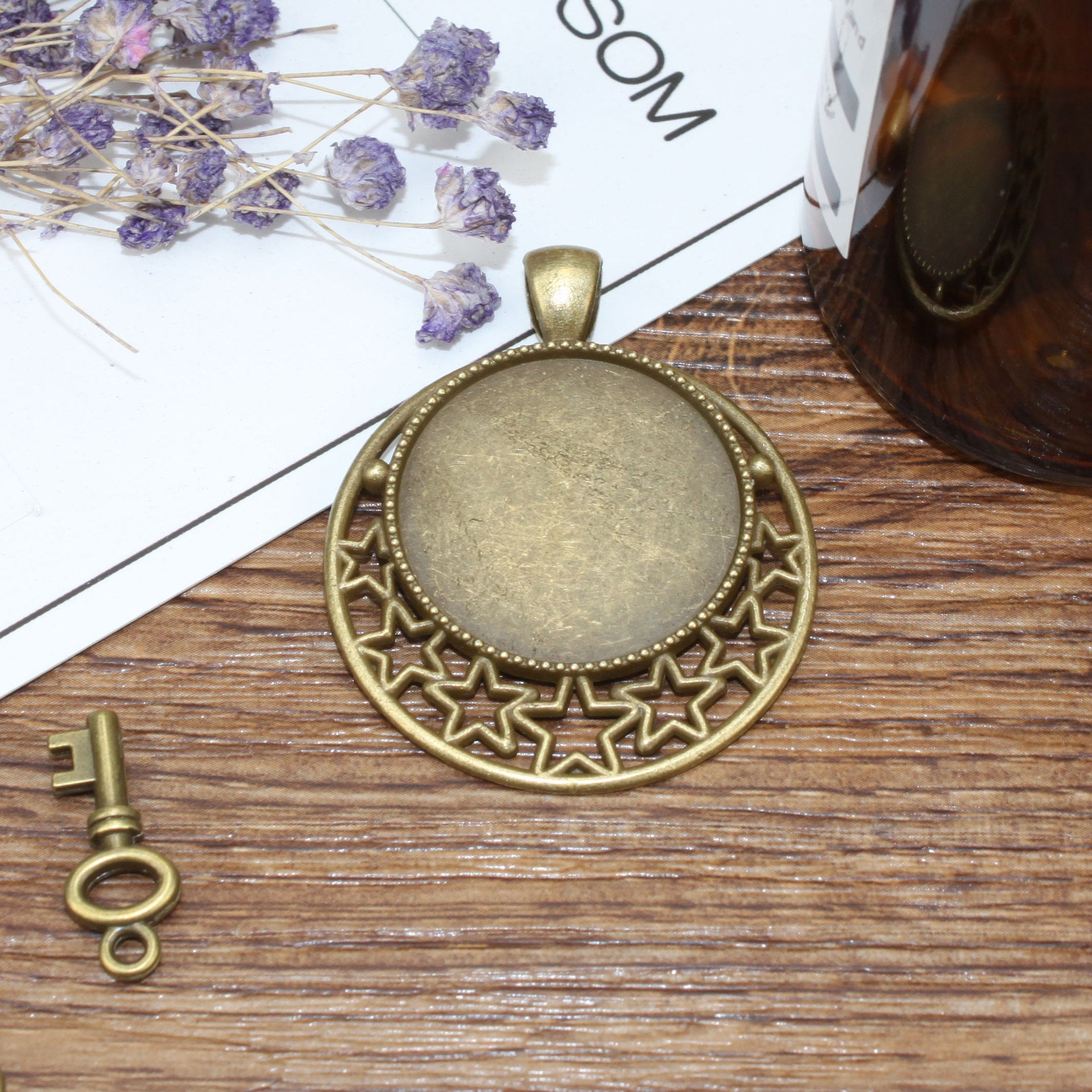 Hollow Star Cabochon Tray Pendant 44x36mm for 25mm Cabochon