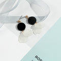 Elegant Korean Style Black Wooden Round Disc With White Resin Petal Flower Dangle Drop Stud Earrings view 1