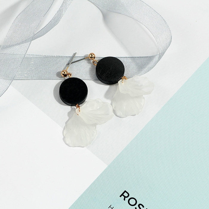 Elegant Korean Style Black Wooden Round Disc With White Resin Petal Flower Dangle Drop Stud Earrings
