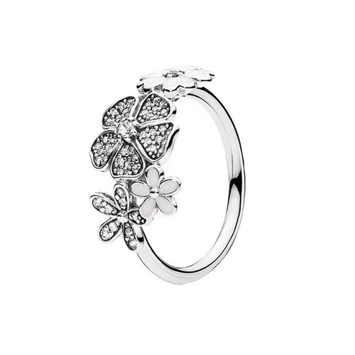 Vintage Ethnic Style Flower Ring With Sparkling Rhinestone Bouquet Floral Design For