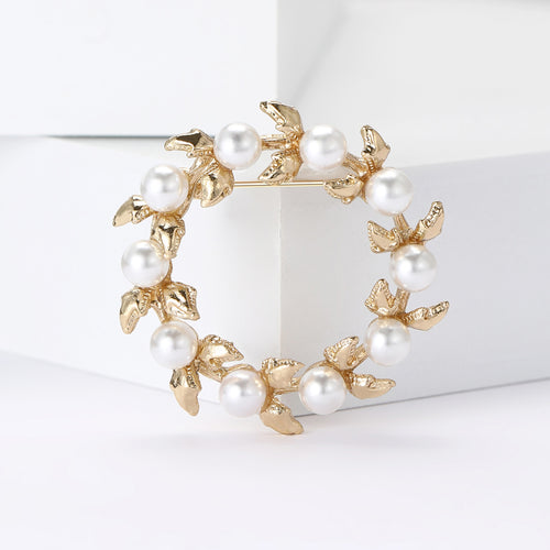 Alloy Pearl Wreath Brooch For Suits And Coats
