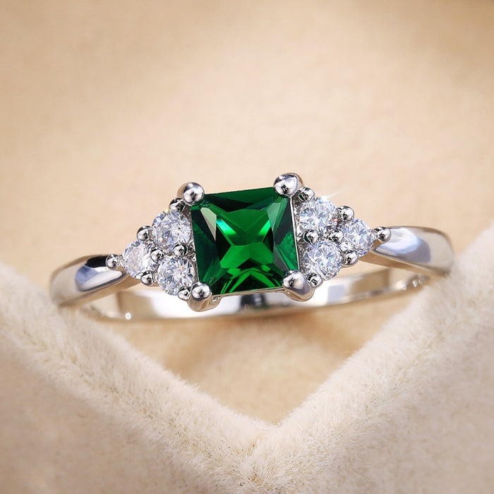 Creative Emerald Green Zircon Engagement Ring For Women, European American Hand Jewelry