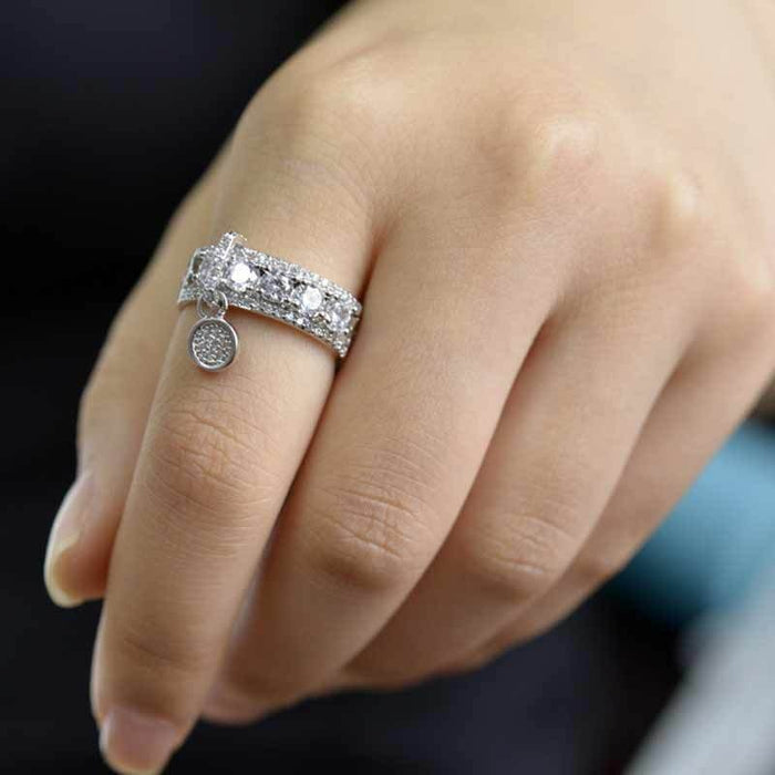 European Fashion Creative Women's Round Disc Ring With Large Inlaid Cubic Zirconia
