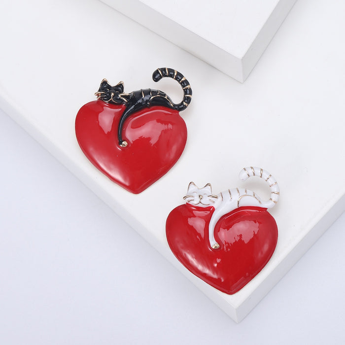 Alloy Heart Cat Brooch Pin For Creative Clothing Accessories