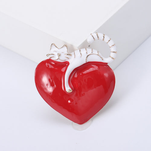 Alloy Heart Cat Brooch Pin For Creative Clothing Accessories