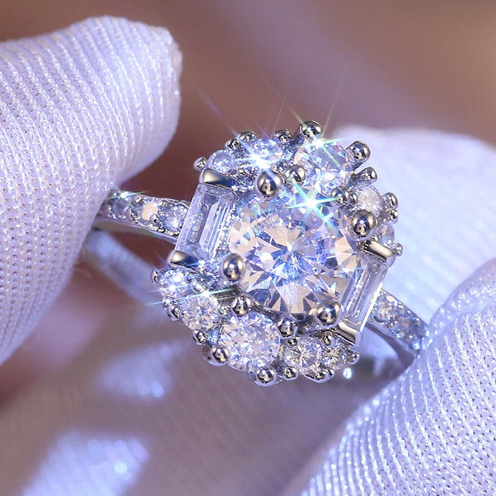 Elegant Prong Set Zircon Women's Ring European Couple Proposal Finger Jewelry