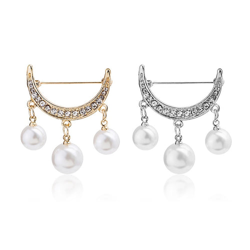 Korean Creative Rhinestone Crescent Moon Pearl Brooch Cardigan Anti Exposure Collar Pin Corsage