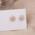 Fresh Cute Daisy Flower Acrylic Crystal Studs With 925 Silver Pins Elegant Summer Jewelry Earrings view 4