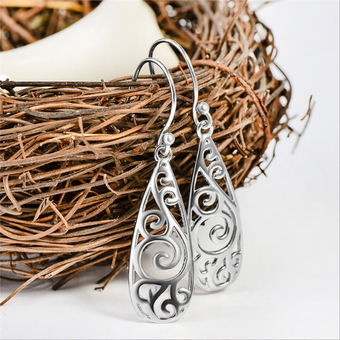 Vintage Hollow Leaf Drop Earrings For Women, European American Statement Dangle Jewelry