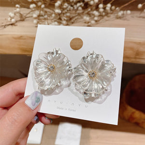 Korean Style Transparent Artificial Crystal Flower Stud Earrings With Silver Pins For Women