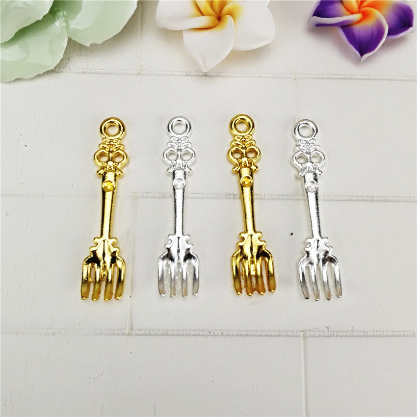 33x7mm Vintage Alloy Fork Charm Pendant