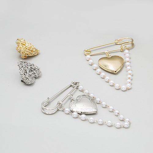 Style Minimalist Vintage Geometric Heart Brooch Pearl Chain Two Piece Lapel Pin Set