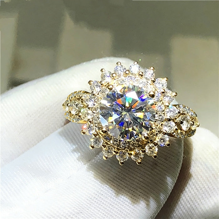 European Luxury Women's Wedding Ring, White Gold Plated Copper Zircon Finger Ring For