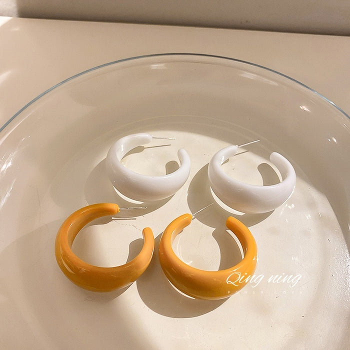 Korean Minimalist Acrylic C-Shaped Hoop Earrings With Silver Needle Round Fashion Design