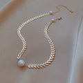 Korean Style Alloy Pearl Leaf Choker Necklace For Women, Simple Hip Hop Collarbone Jewelry view 2