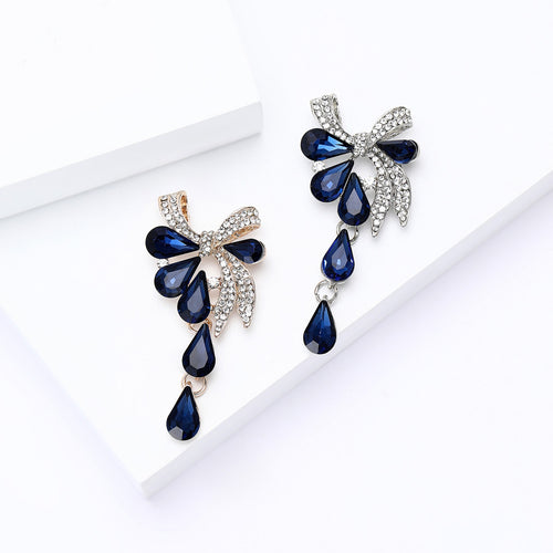 Alloy Crystal Teardrop Bow Brooch Pin With Rhinestone Tassel Decoration