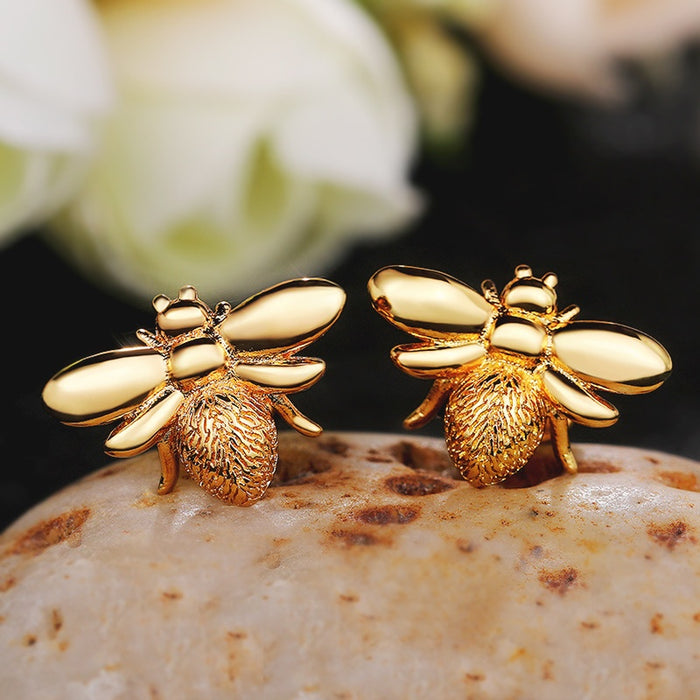 Korean Style Minimalist Small Bee Stud Earrings, Cute Fashion Women's Ear Jewelry
