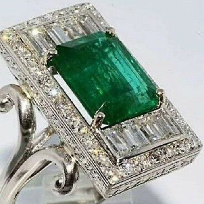 Vintage Emerald Green Zircon Hollow Palace Style Ring For Women Classic Fashion Finger Jewelry