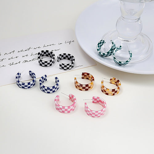 Vintage Colorful Checkerboard C-Shaped Acrylic Hoop Studs Minimalist Plaid Fashion Earrings
