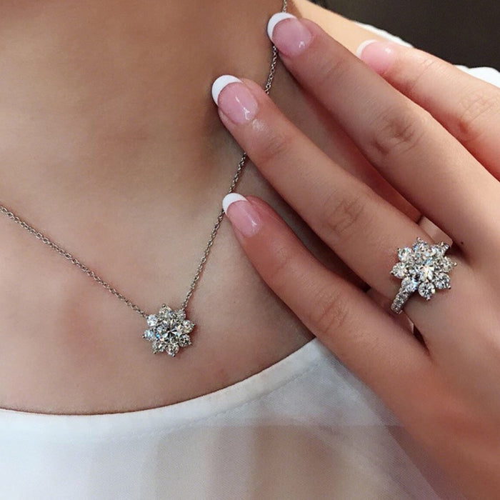 Korean Fashion Snowflake Zircon Necklace Jewelry Set, Versatile Flower Student Accessory Three Piece Set