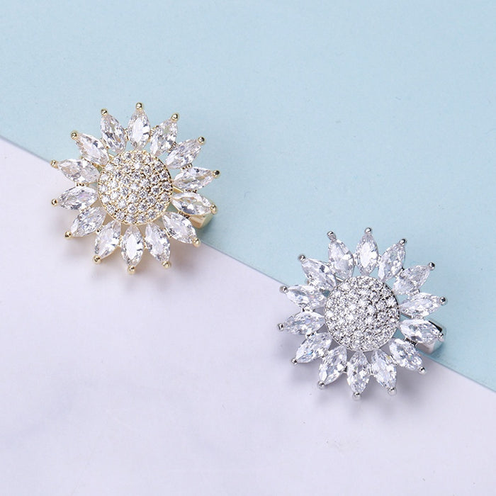 Alloy Zircon Daisy Flower Lapel Pin For Apparel And Anti Exposure Brooch
