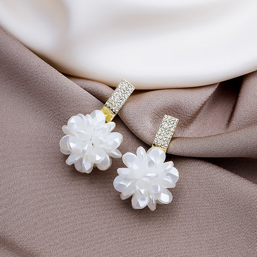 Elegant Korean Rhinestone Gold Alloy Bar White Acrylic Pearl 3D Floral Blossom Drop Stud Earrings