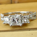 European Women's Engagement Ring With Cubic Zirconia Inlaid Fashion Jewelry view 3