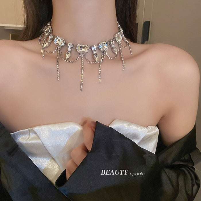 Light Luxury Copper Rhinestone Tassel Necklace For Women, Round Elegant Minimalist Clavicle Chain