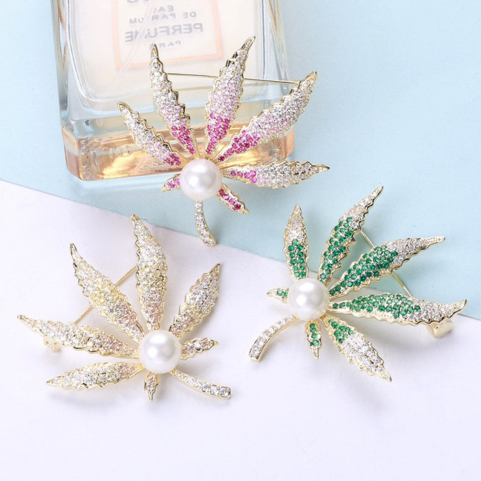 Copper Zircon Maple Leaf Brooch For Autumn Winter Fashion Decoration