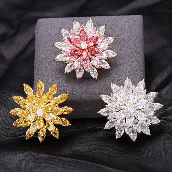 Alloy Zircon Rotating 3D Snowflake Brooch For Suit Decoration