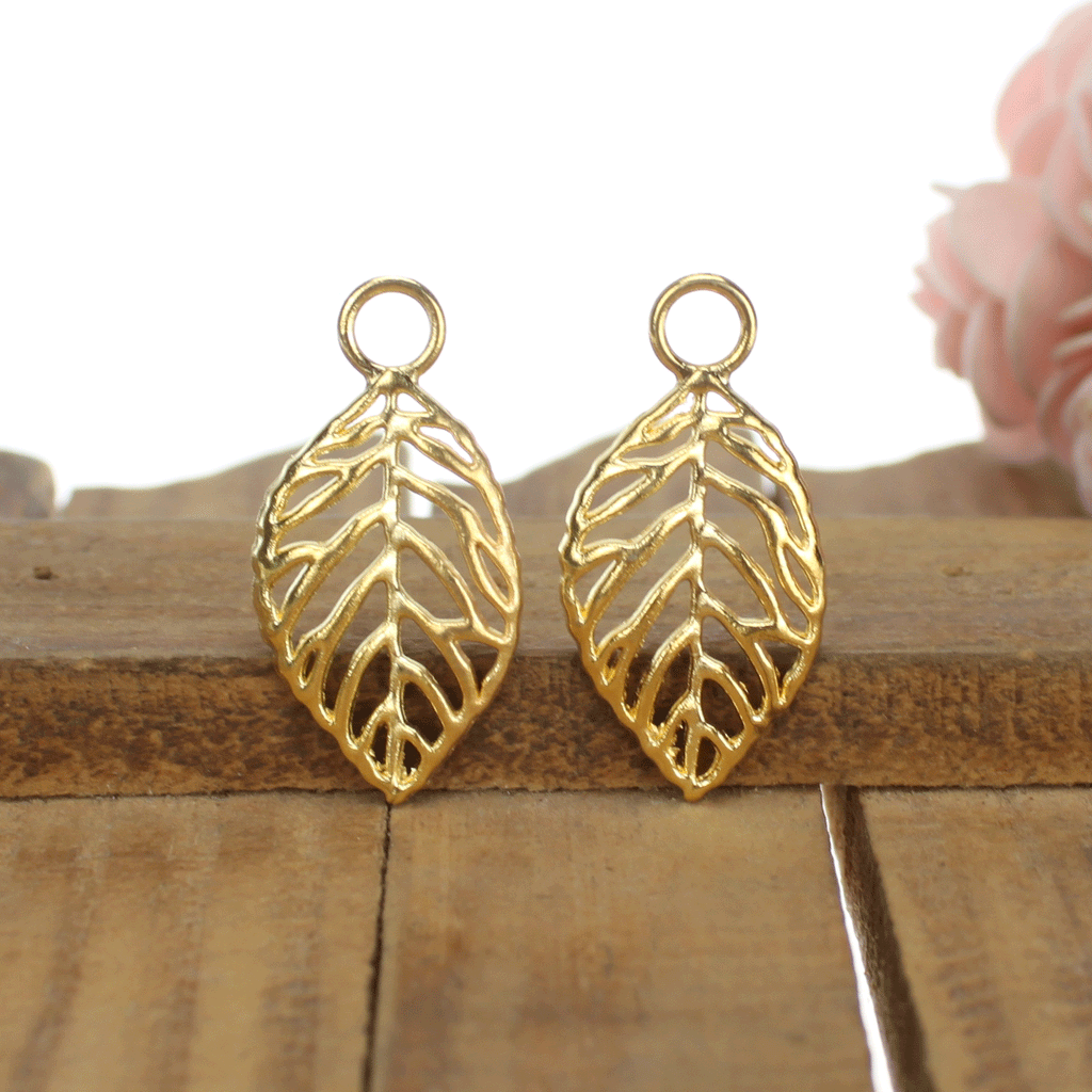 Vintage Hollow Leaf Alloy Charm Pendant 32x16mm