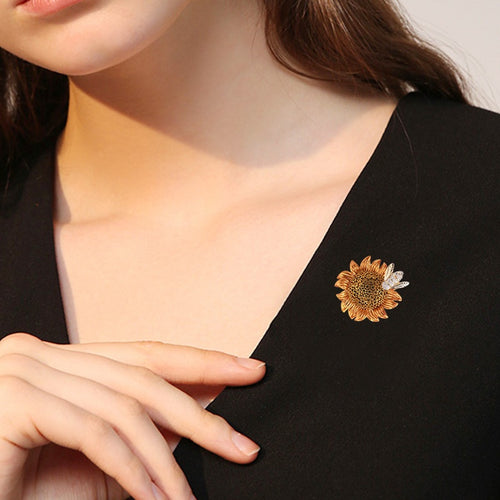 Alloy Enamel Sunflower Bee Brooch Pin For Summer Cardigan Styling