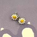 Trendy Resin Daisy Stud Earrings For Women Simple Fresh Sunflower Cartilage Earrings view 2