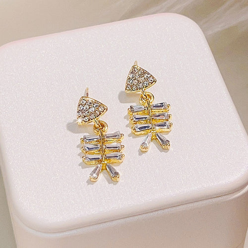 Luxury Rhinestone Star Flower Fishbone Stud Earrings With Silver Needle, Flashy Statement Earrings