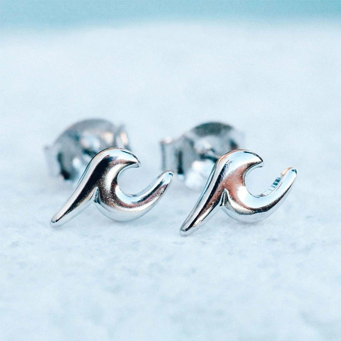 Cute Smooth Mini Dolphin Stud Earrings For Women, Kawaii Ocean Animal Ear Jewelry Accessories