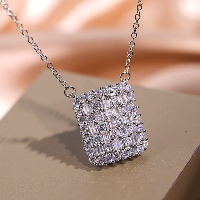 Full Zircon Inlaid Women's Necklace, Luxury Light Fashion Clavicle Chain For