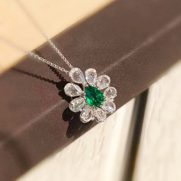 2022 New Elegant Water Drop Zircon Necklace For Women Emerald Color Gemstone Collarbone Pendant