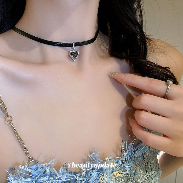 French Style Artificial Crystal Heart Choker Necklace, Sweet Cool Metal Fashion Jewelry